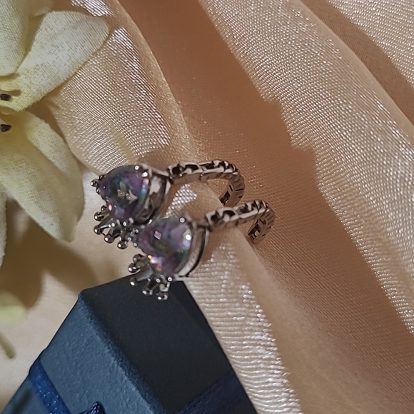 925 Vintage Love Heart Zircon Crown Hoop Earrings. Almost all photos tak… - Picture 11 of 11